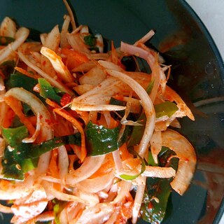 新玉ねぎの韓国風ピリ辛サラダ